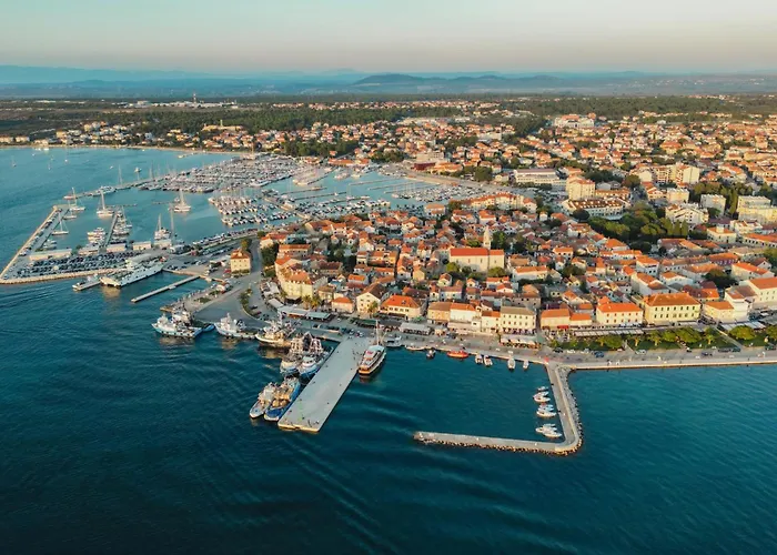 - Biograd Riviera 7997 بيت للعطل *
